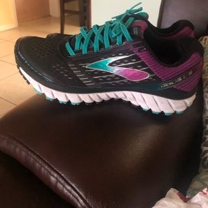 Brooks shoes